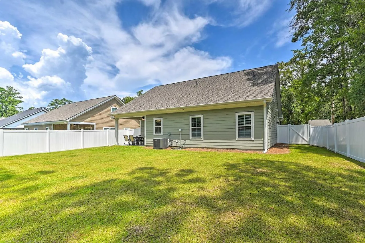 Holiday home Charming About 4 Mi To Beach! *