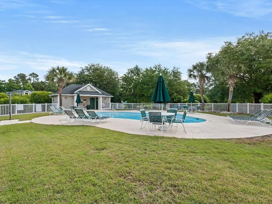 Beautiful 3 Bd 2 Bth Golf Course Unit