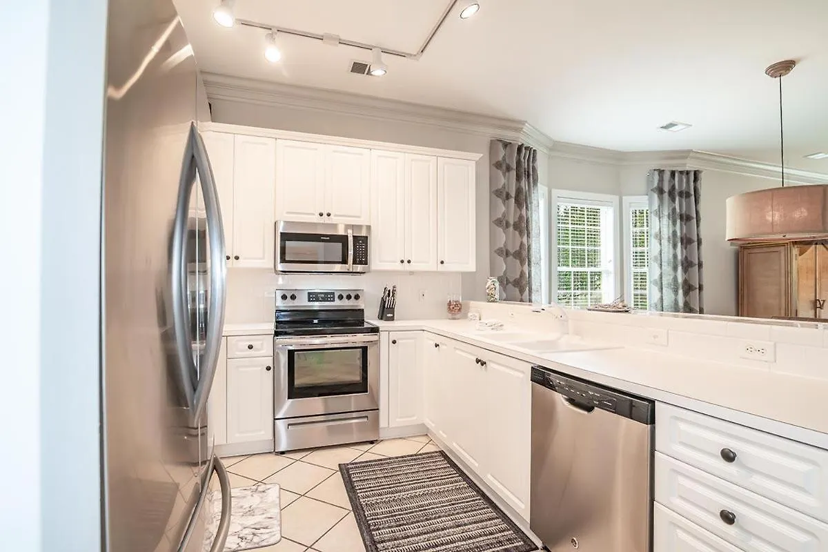Bright And Airy 3br Marsh Views Outdoor Pool Villa