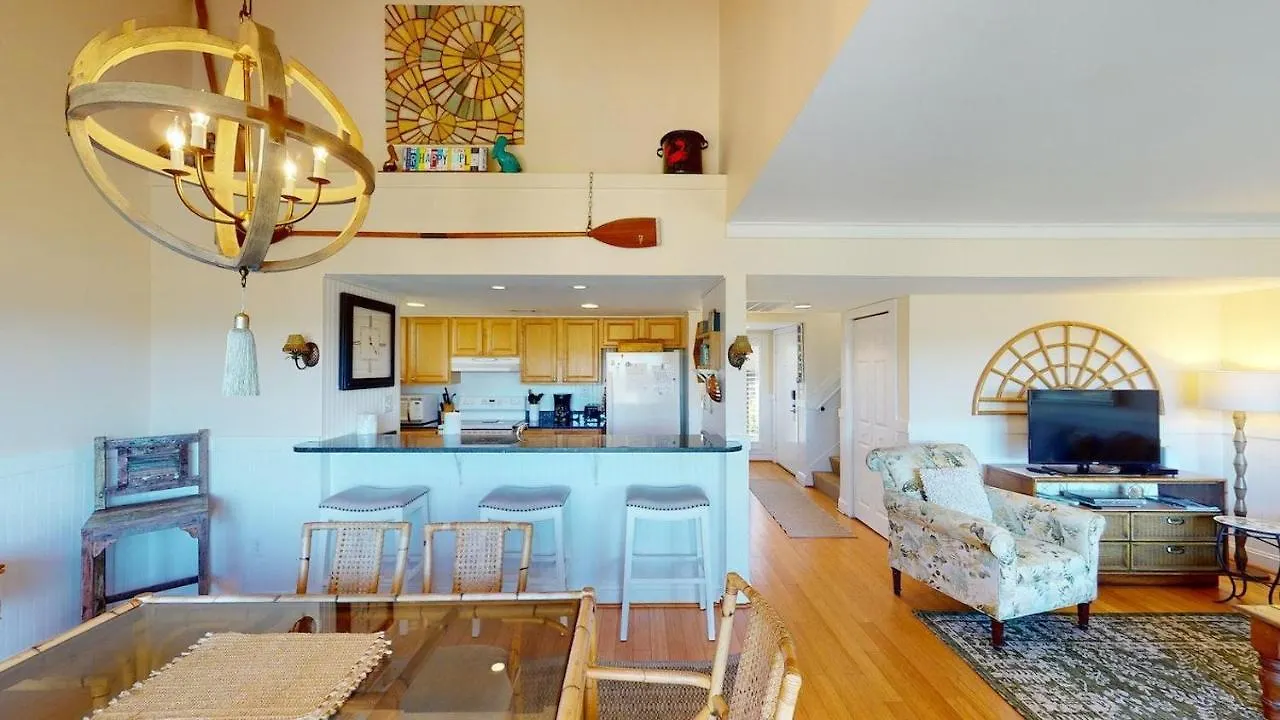 Villa Lakeside Retreat Spacious 3br 2ba Amenities
