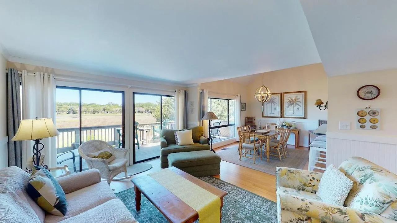 Villa Lakeside Retreat Spacious 3br 2ba Amenities *