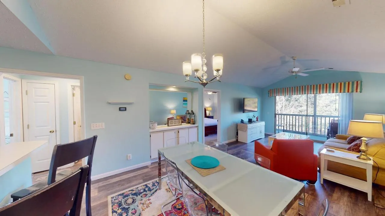 Idyllic 2br With Private Balcony *