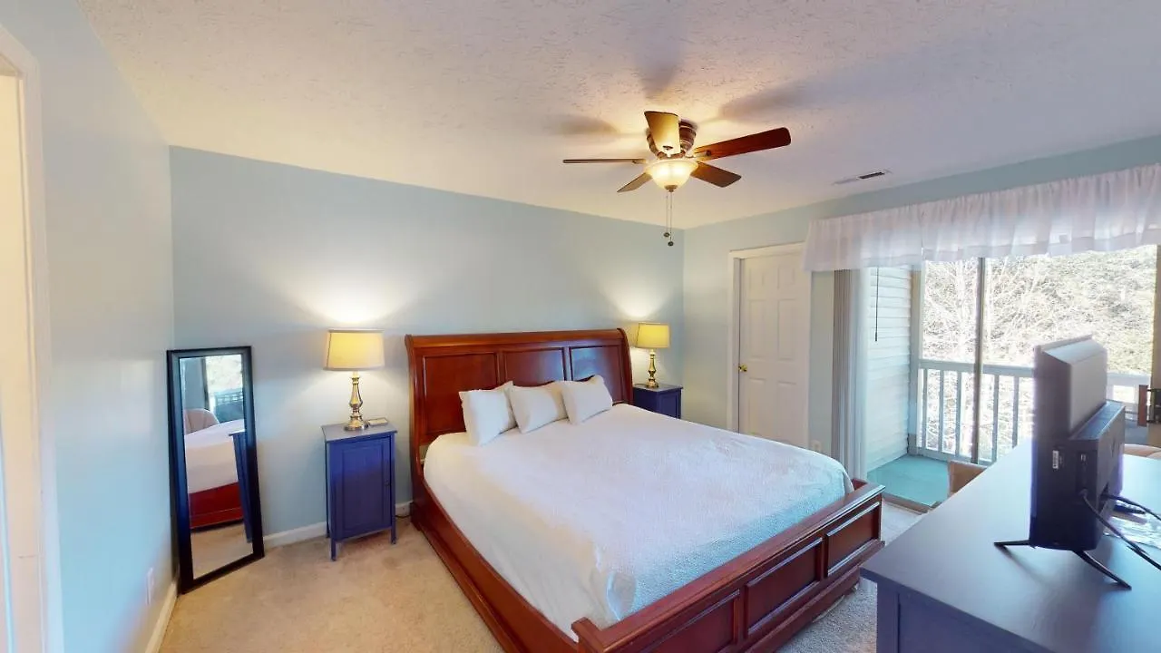 Villa Idyllic 2br With Private Balcony