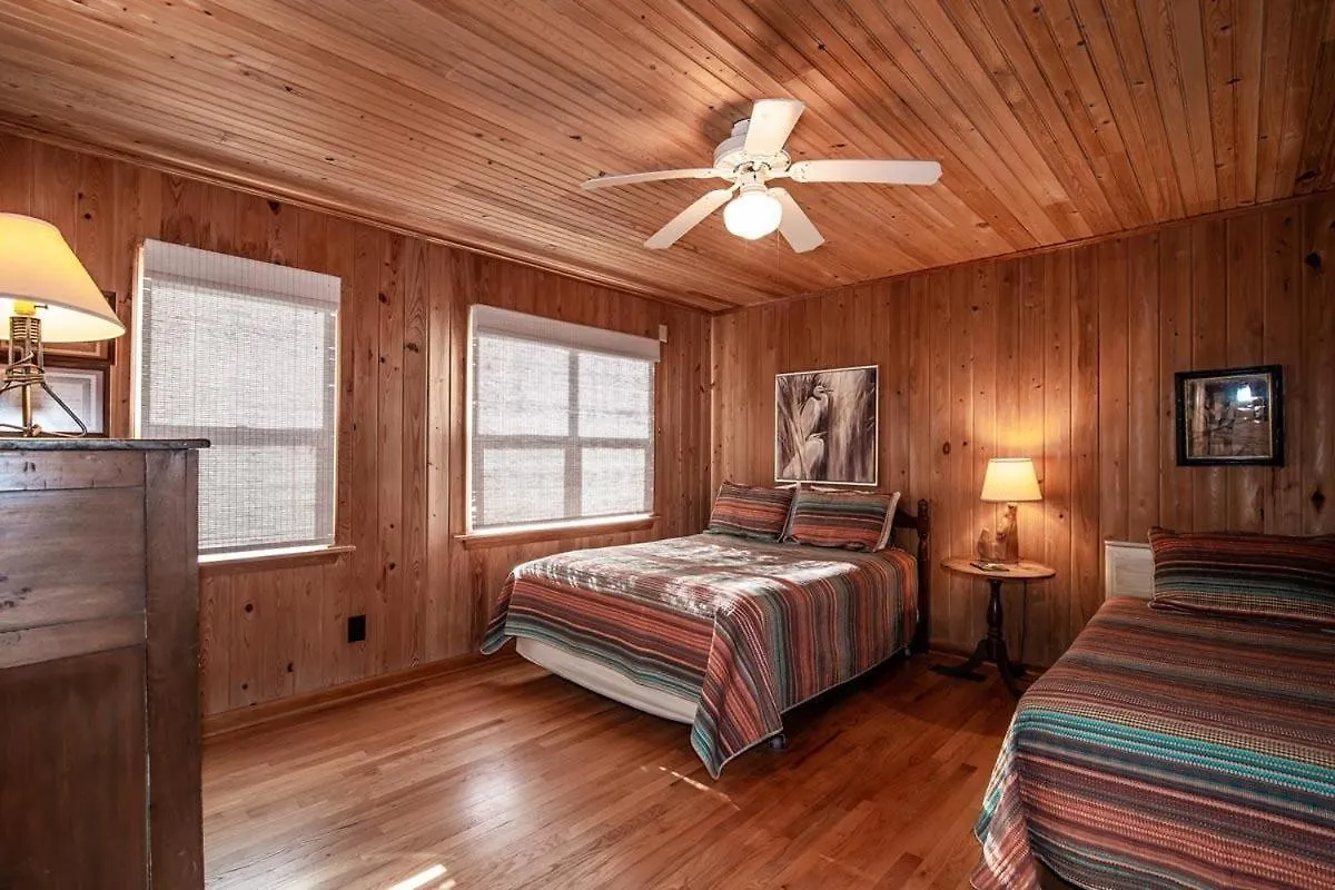 6 Bedroom Oceanfront House With Creek Dock Holiday home