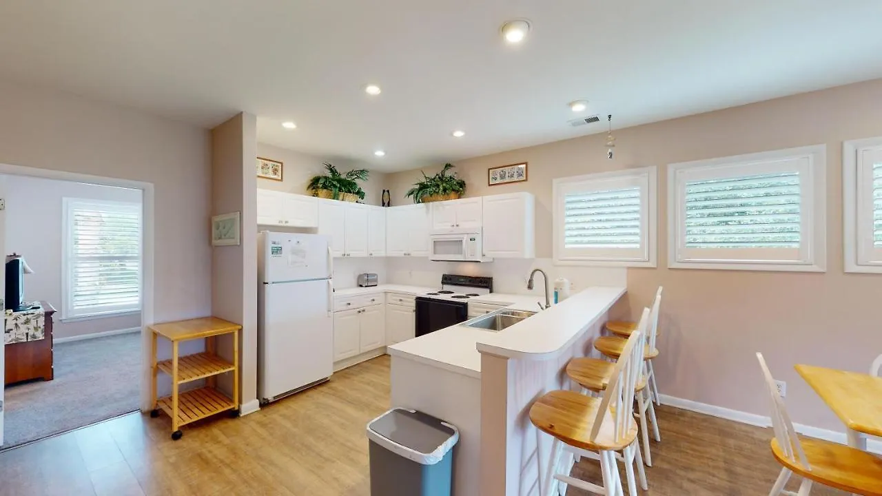 Villa Lakeside Tranquility 2br Amenities Pawleys Island