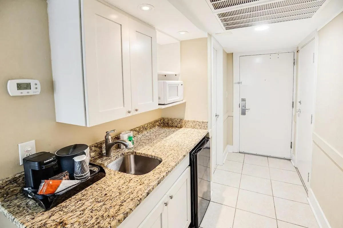 Beachy 5th Floor Oceanfront