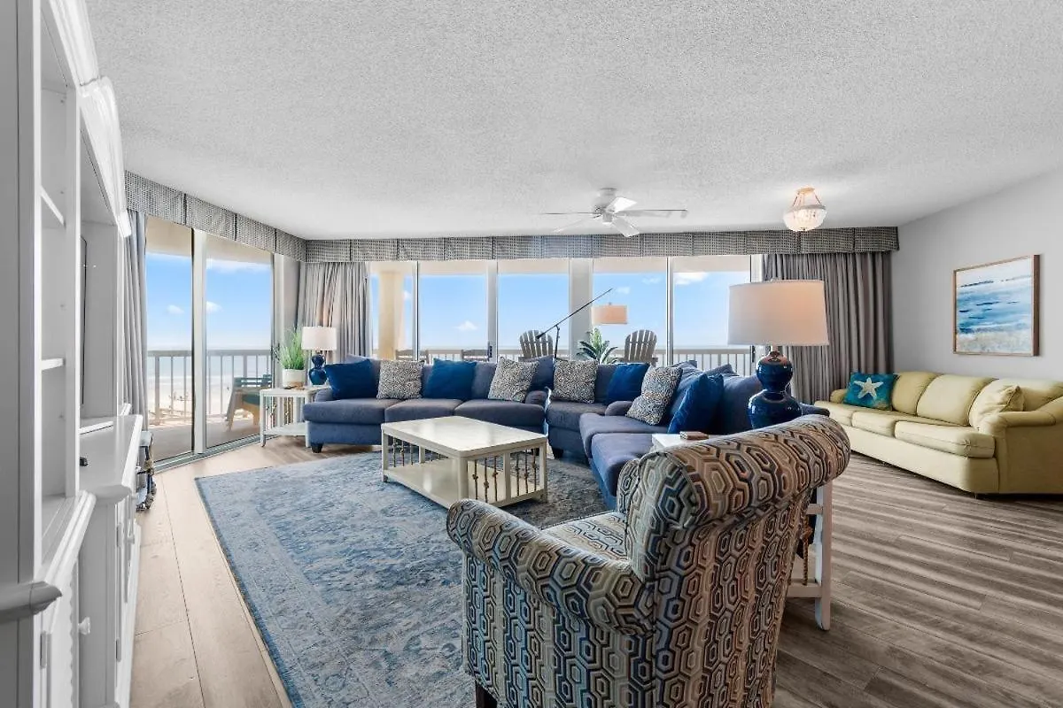 Beachfront Oasis At Litchfield By The Sea: 3 Bdrm Holiday home Pawleys Island
