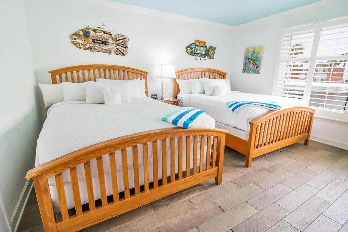 Two Bedroom Two Queen And One King, Sleeps 6