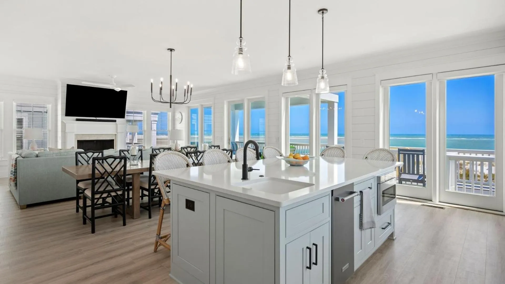 Seaside Serenity Oceanfront Luxury With Pool Holiday home