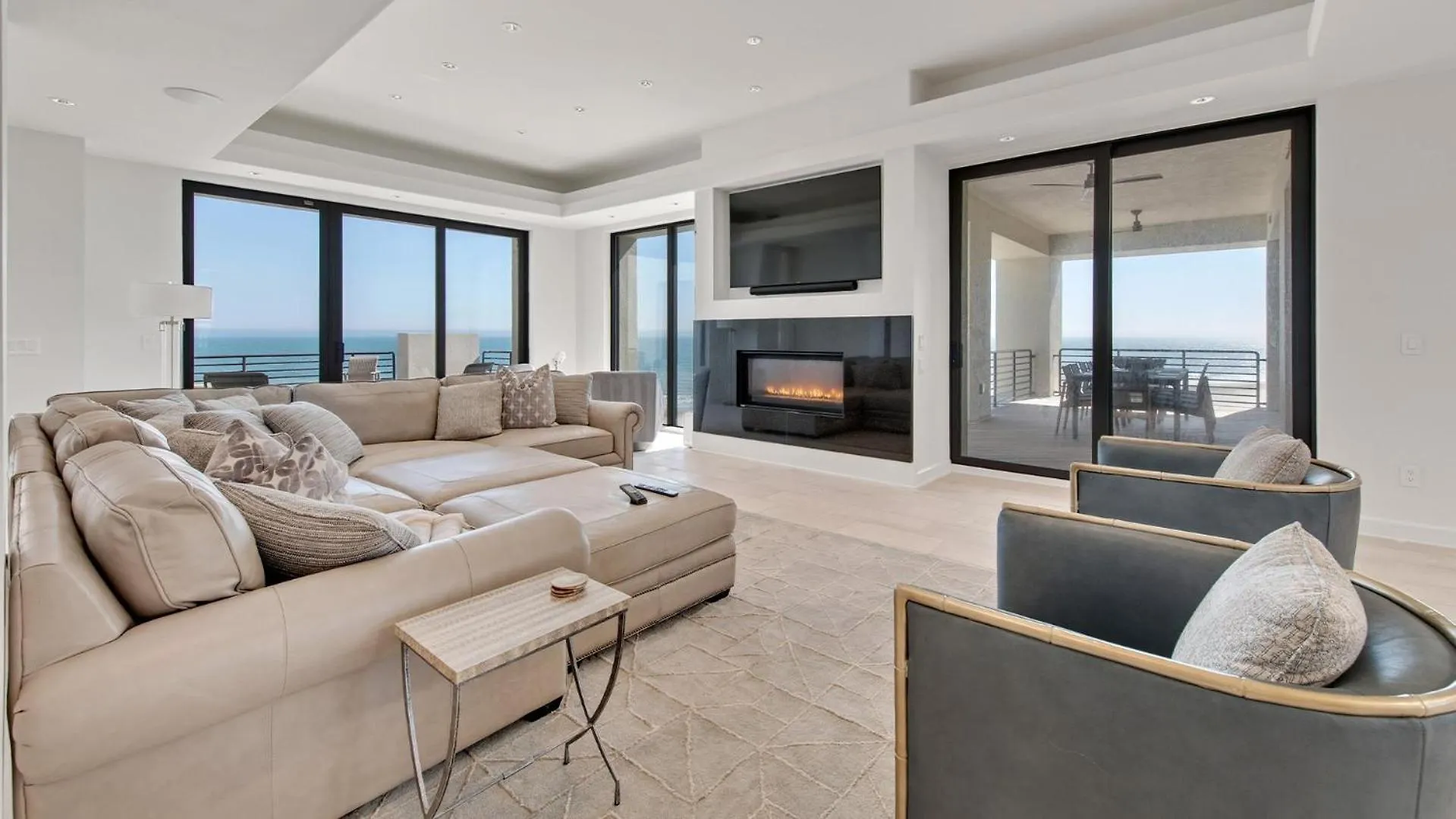 Holiday home Oceanfront Modern Dream Home