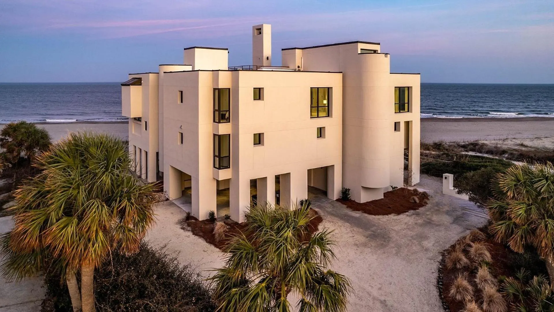 Oceanfront Modern Dream Home Holiday home *