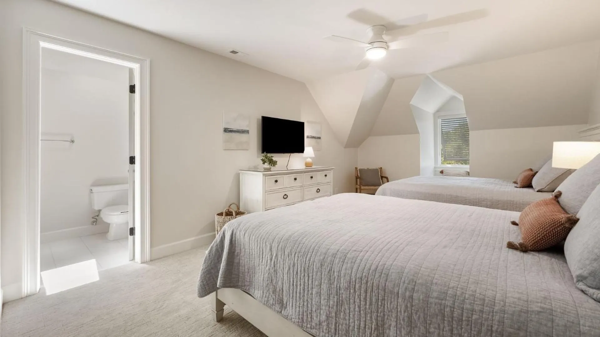 Close To The And Private Pool Holiday home *