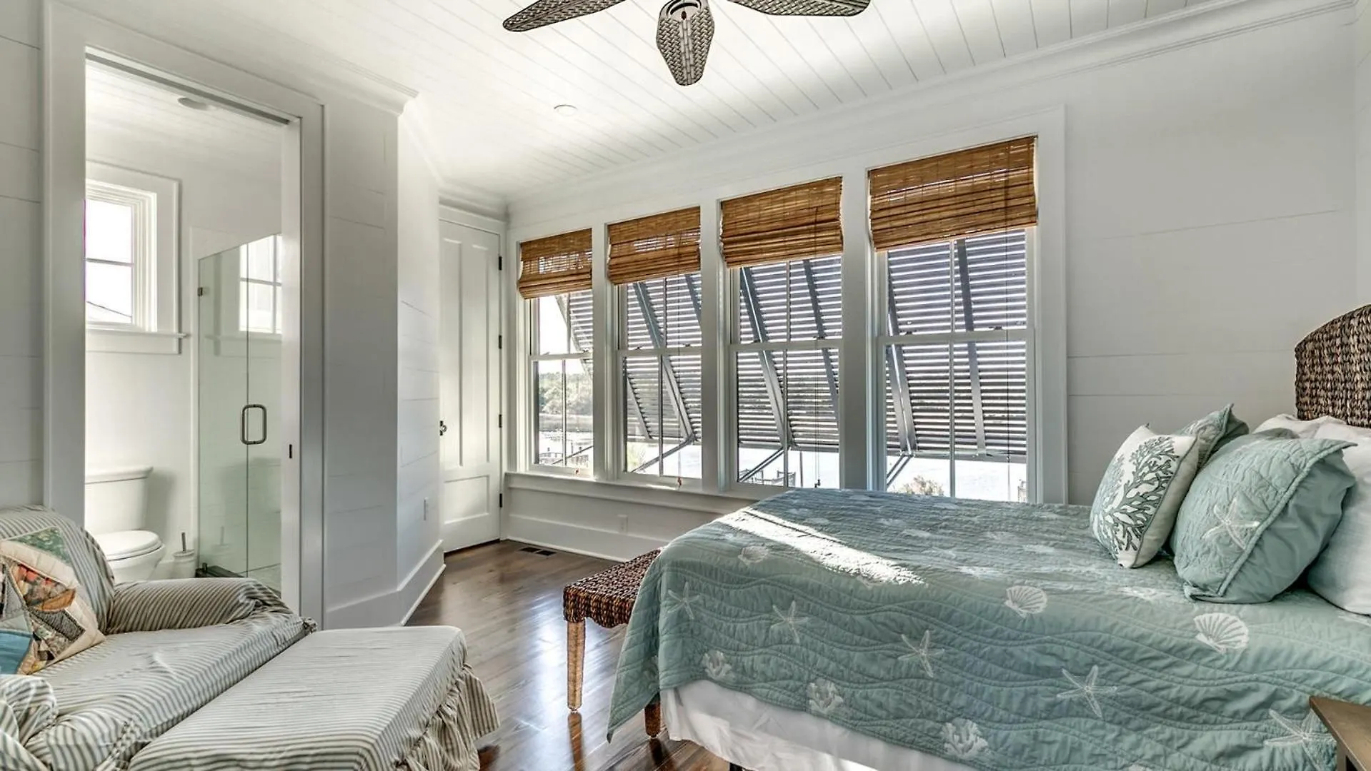 Holiday home Incredible Oceanfront Retreat In With Private Dock On Creek