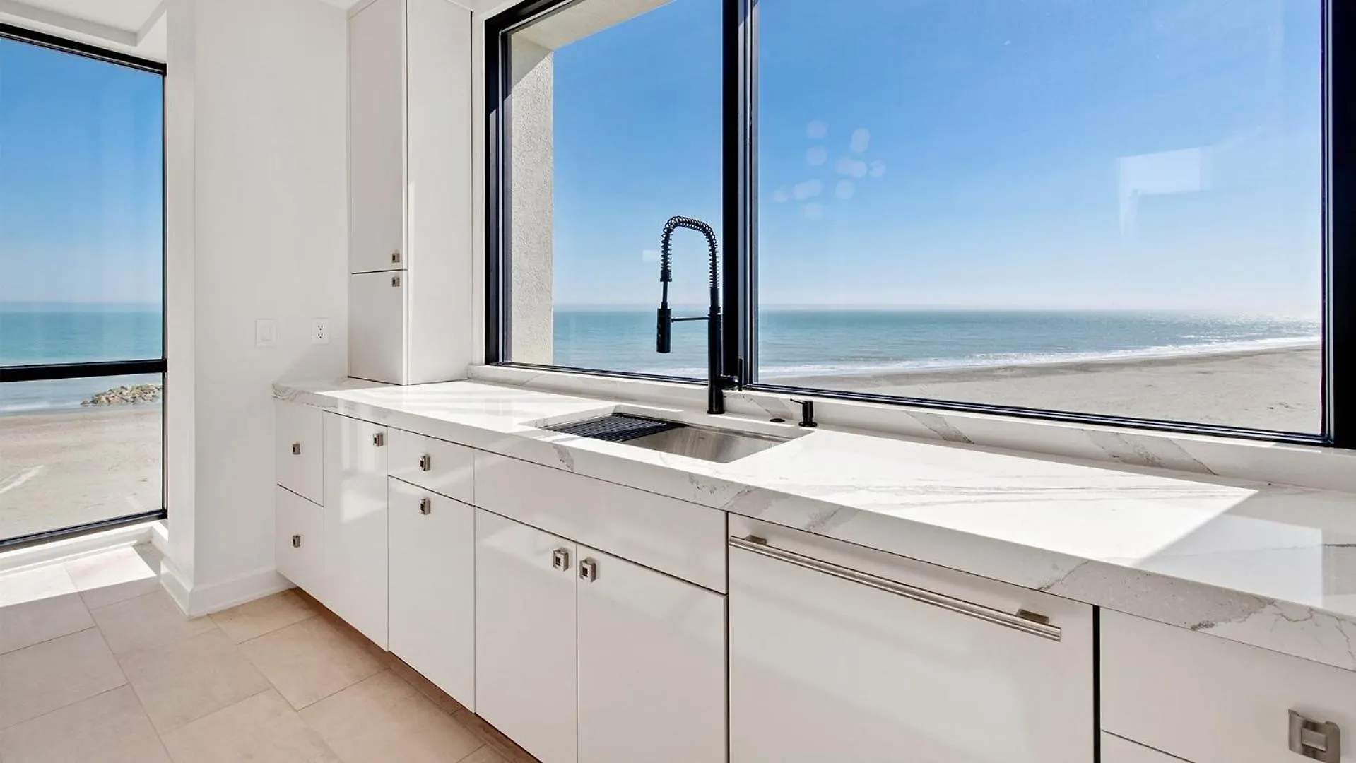 Holiday home Oceanfront Modern Dream Home
