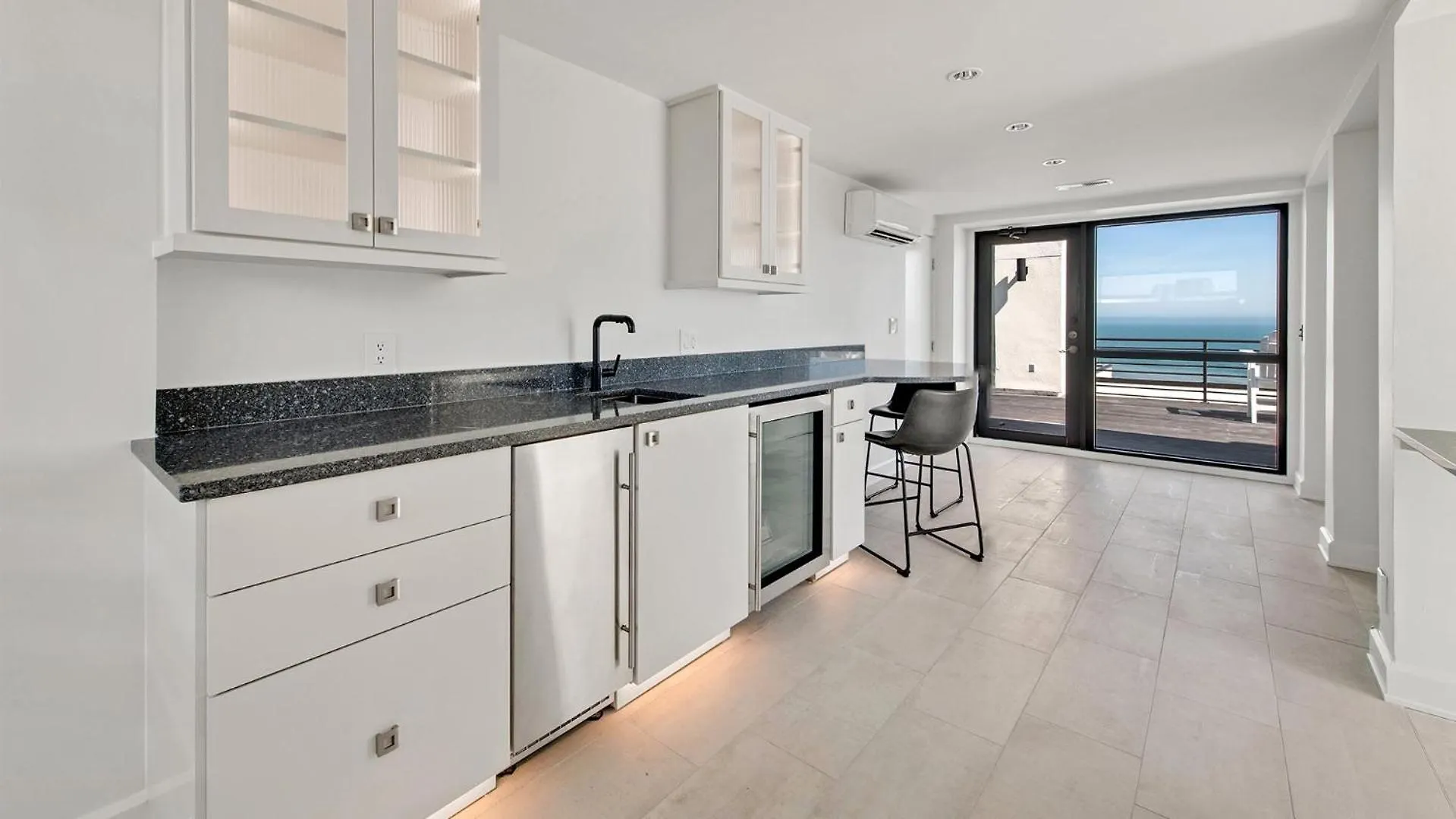 Oceanfront Modern Dream Home *