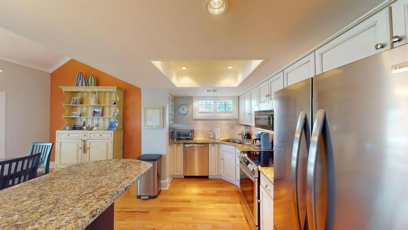 Lakeside Updated Villa: Pool And Access Villa Pawleys Island