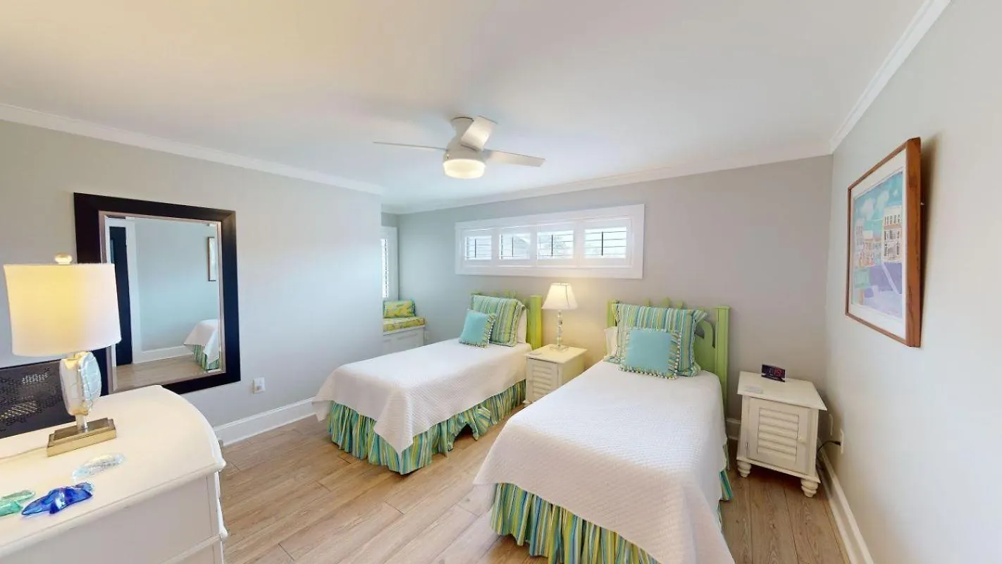 Villa Lakeside Updated Villa: Pool And Access Pawleys Island