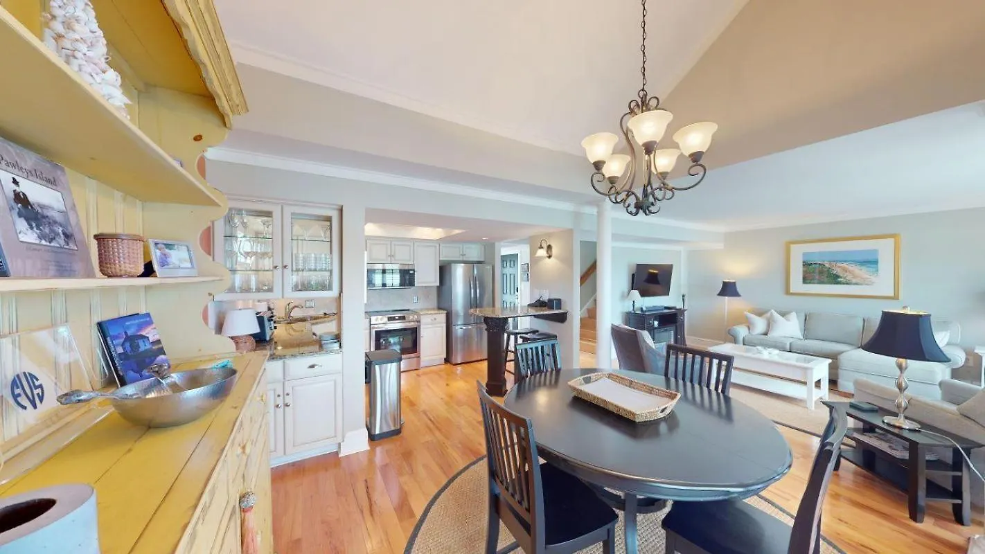 Villa Lakeside Updated Villa: Pool And Access Pawleys Island