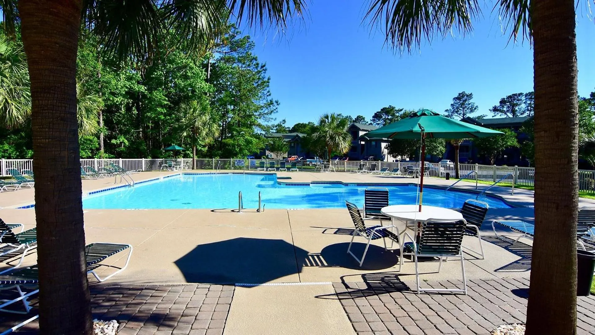 Apartment 10th Hole Condo- Great Golf Getaway *