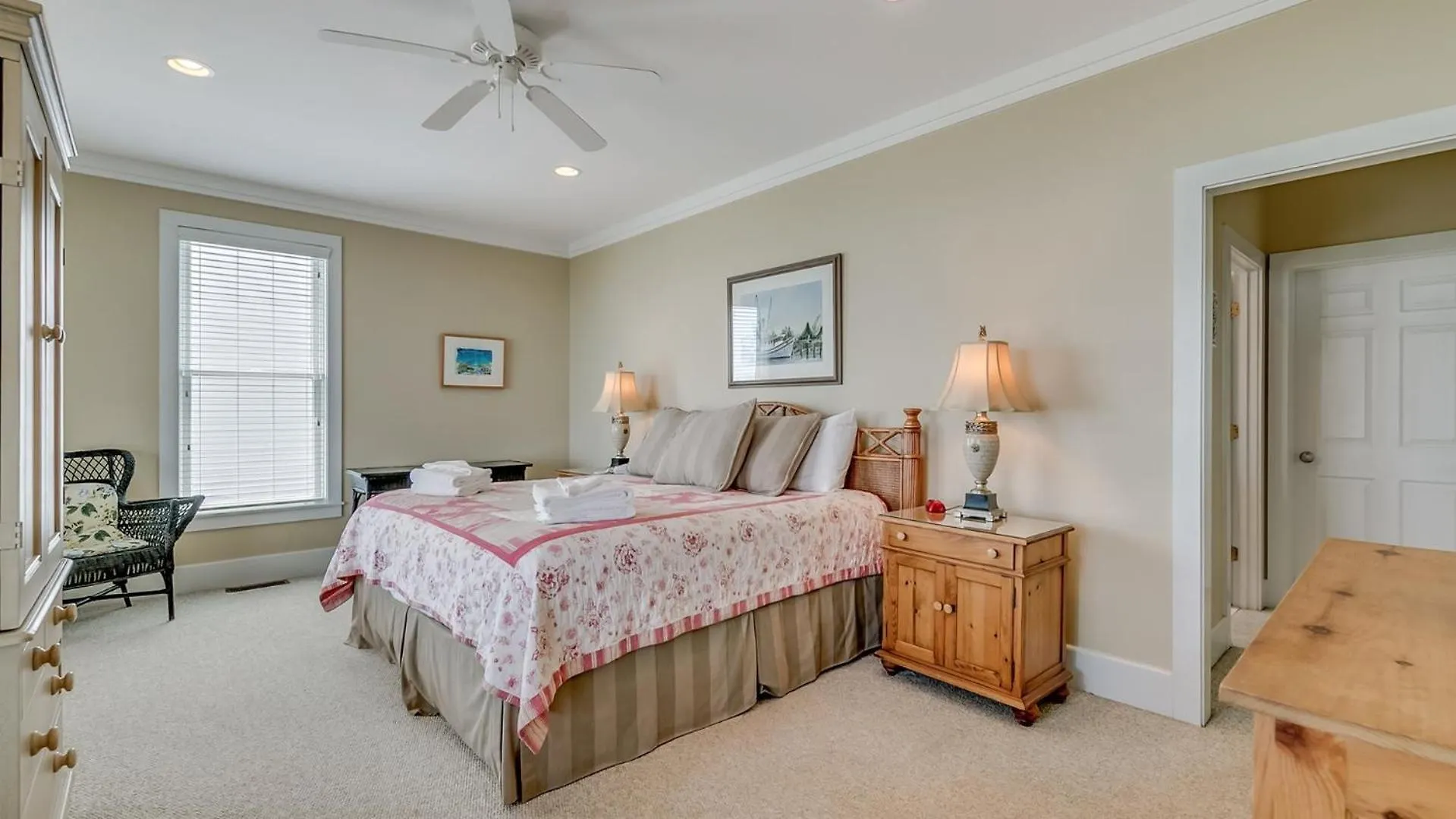 Spectacular Oceanfront Located On North Litchfield's Peaceful And Pristine Beaches, Holiday home