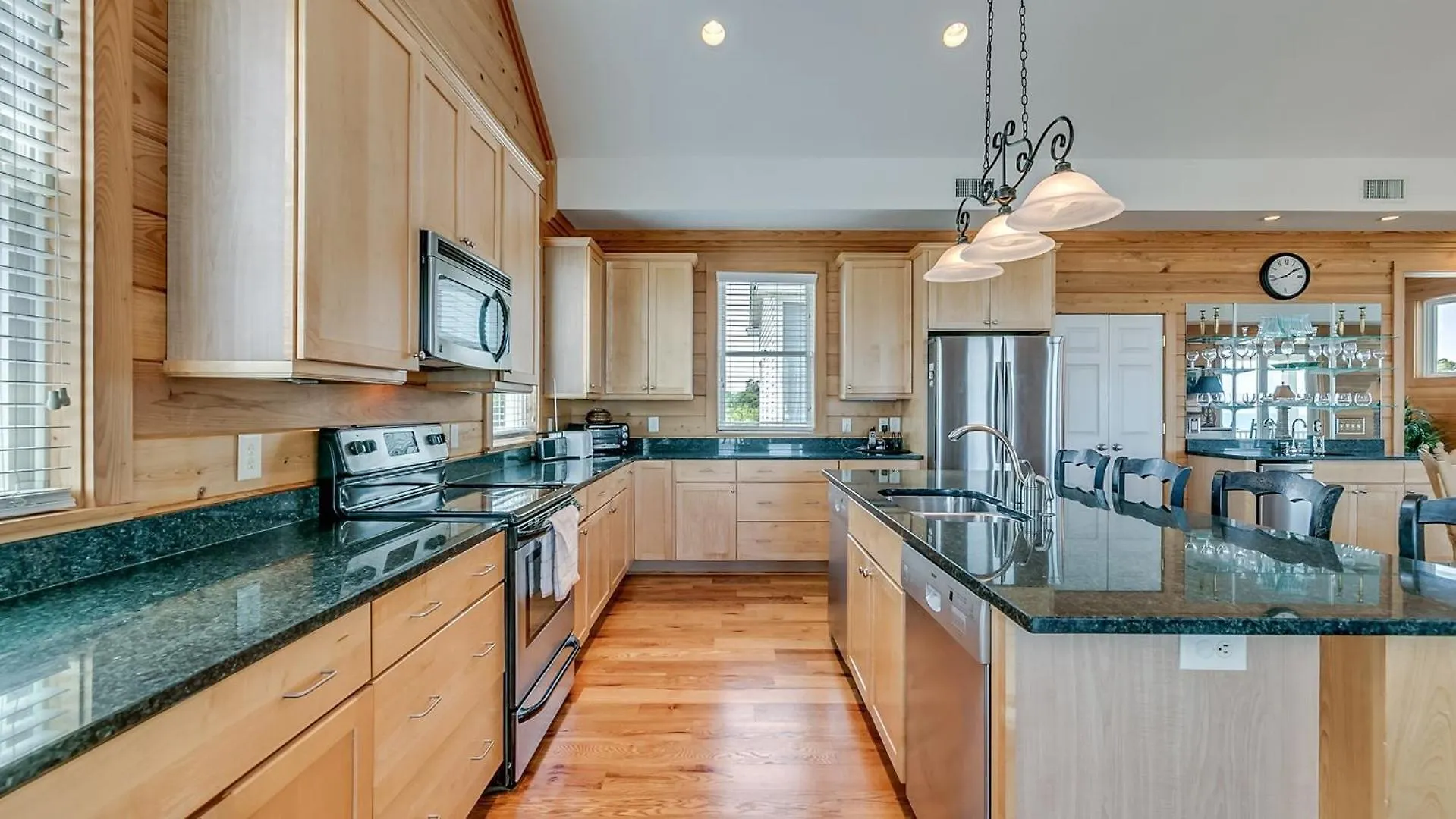 Spectacular Oceanfront Located On North Litchfield's Peaceful And Pristine Beaches, Holiday home *