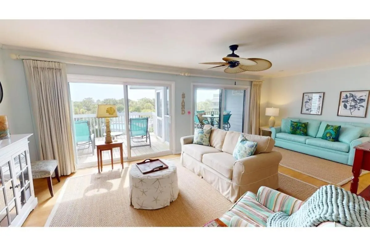 2 Bedroom In Inlet Point Stunning Views