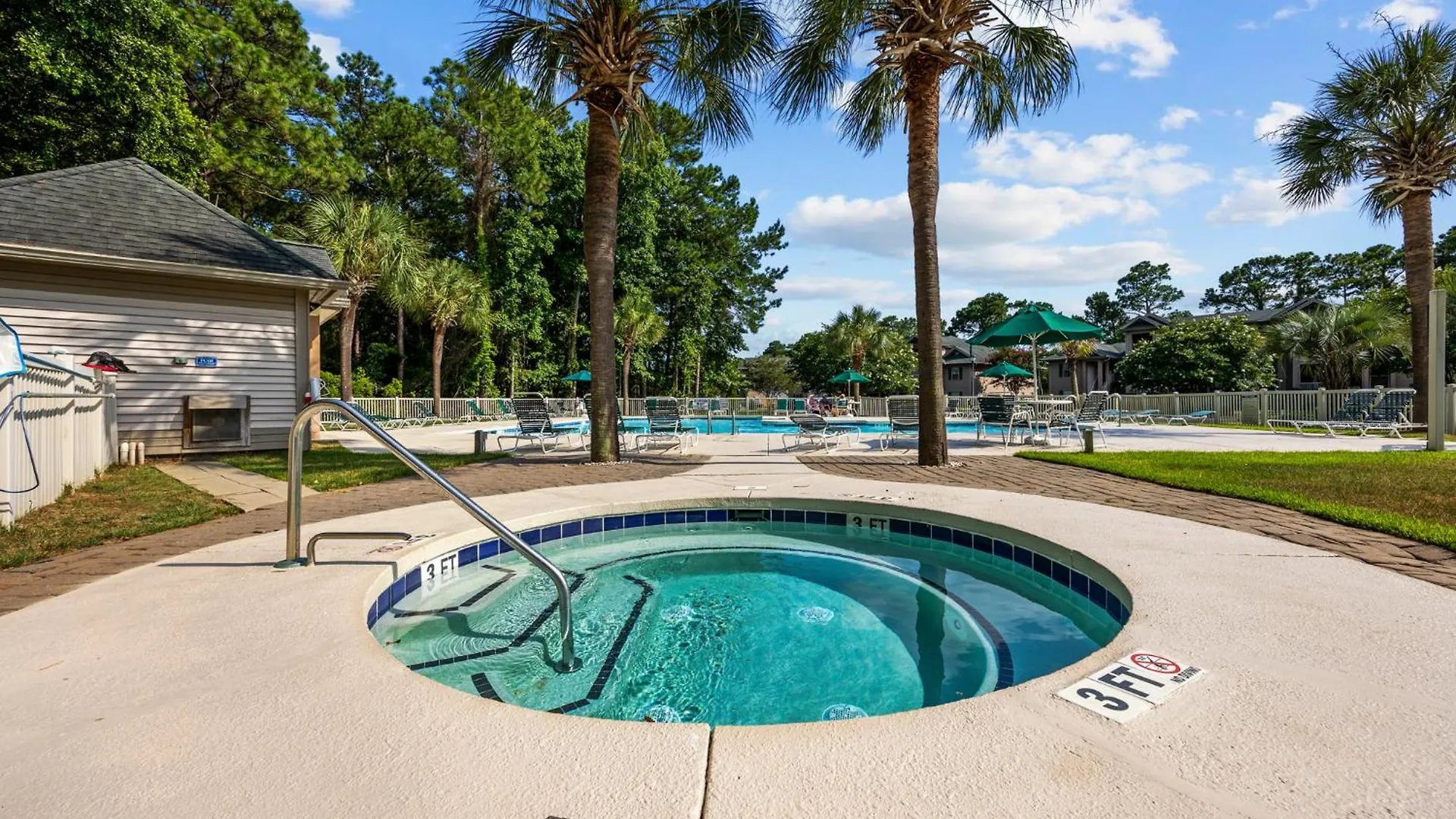 World Famous Golf ! True Blue 3 Bedroom Condo! *