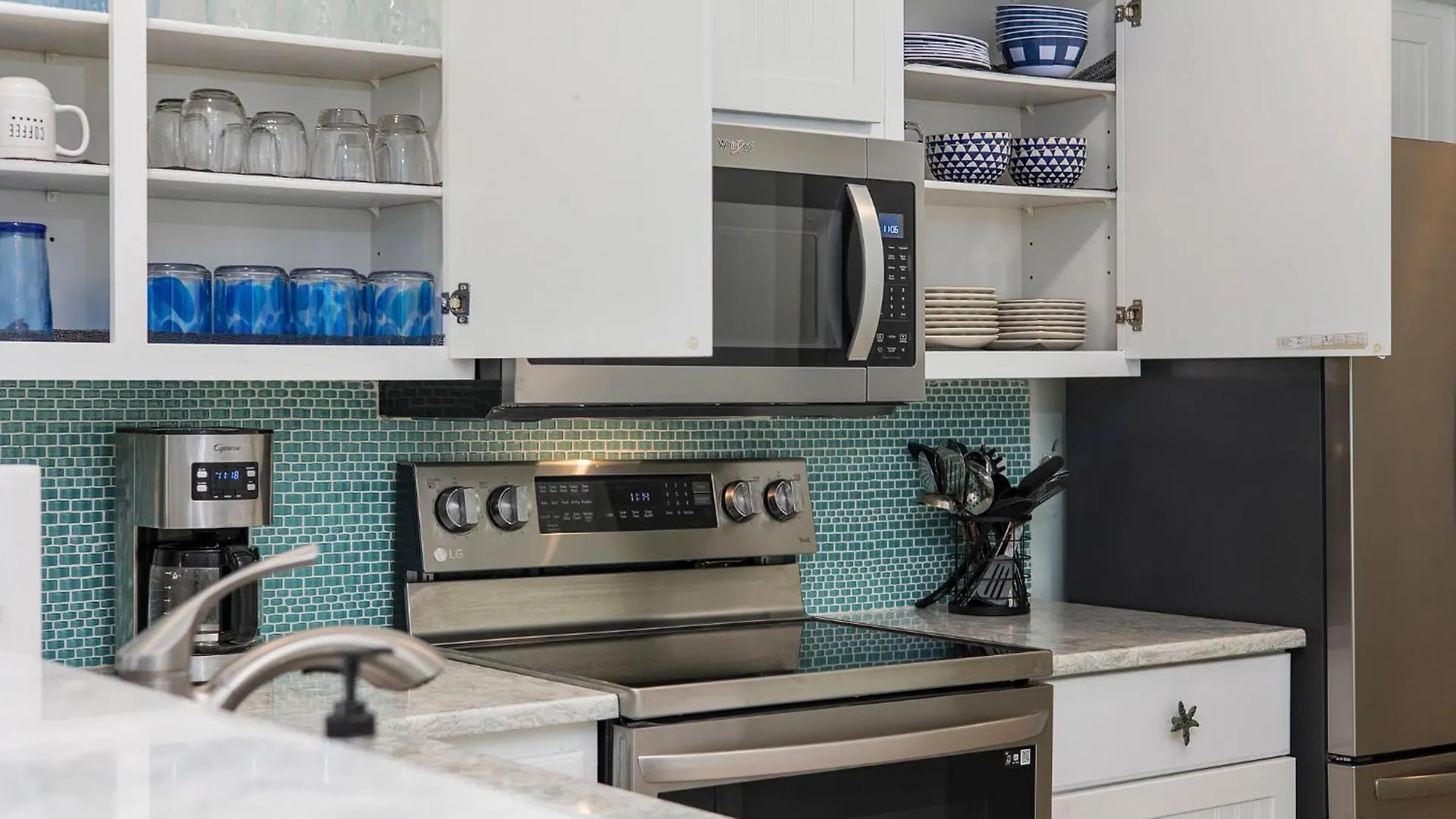 World Famous Golf ! True Blue 3 Bedroom Condo! *