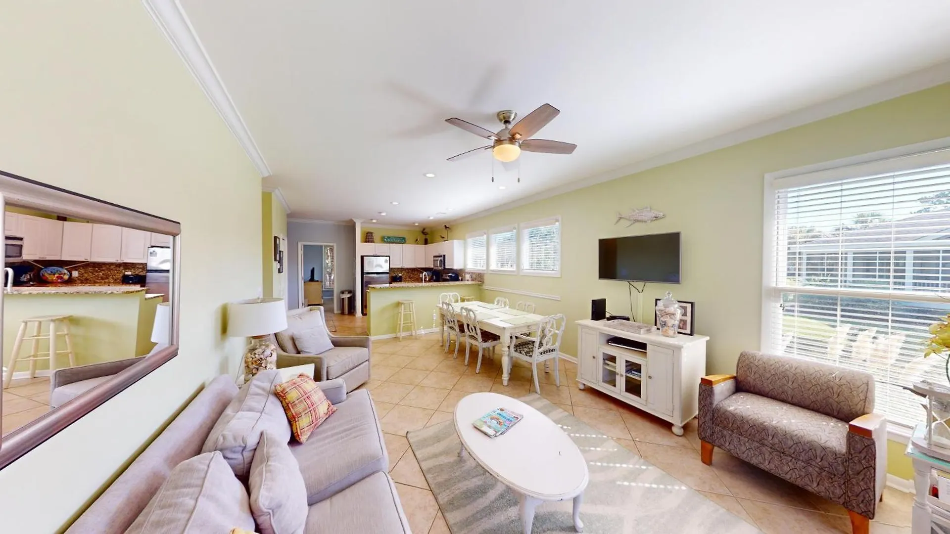 2 Bdrm Lakeside Scenic View With Amenities *