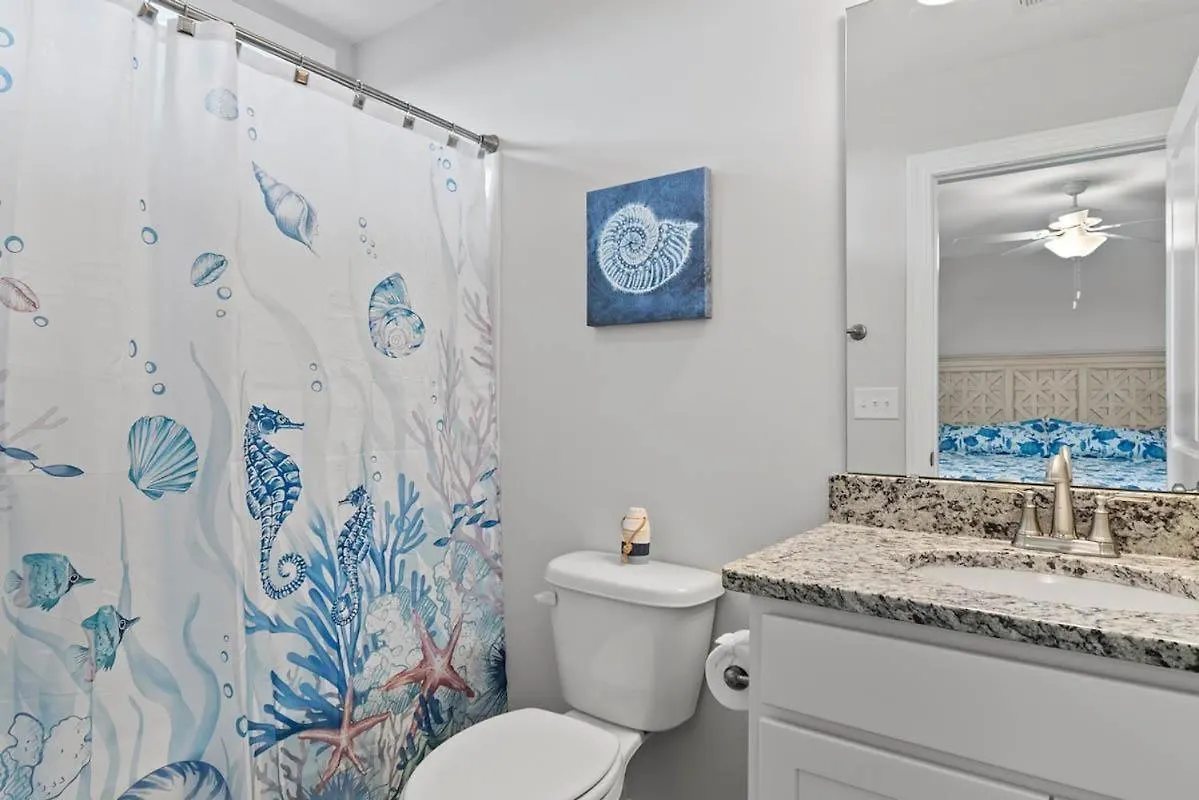 Nautical Nonsense Oceanview 4 Bedroom, 4 Bath Holiday home *