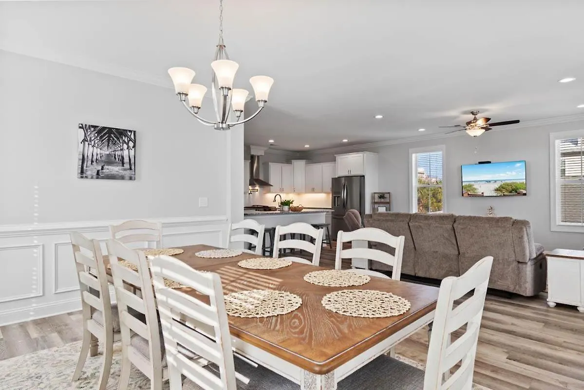 Nautical Nonsense Oceanview 4 Bedroom, 4 Bath