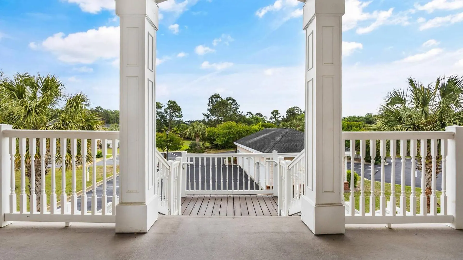 Villa Pool View In