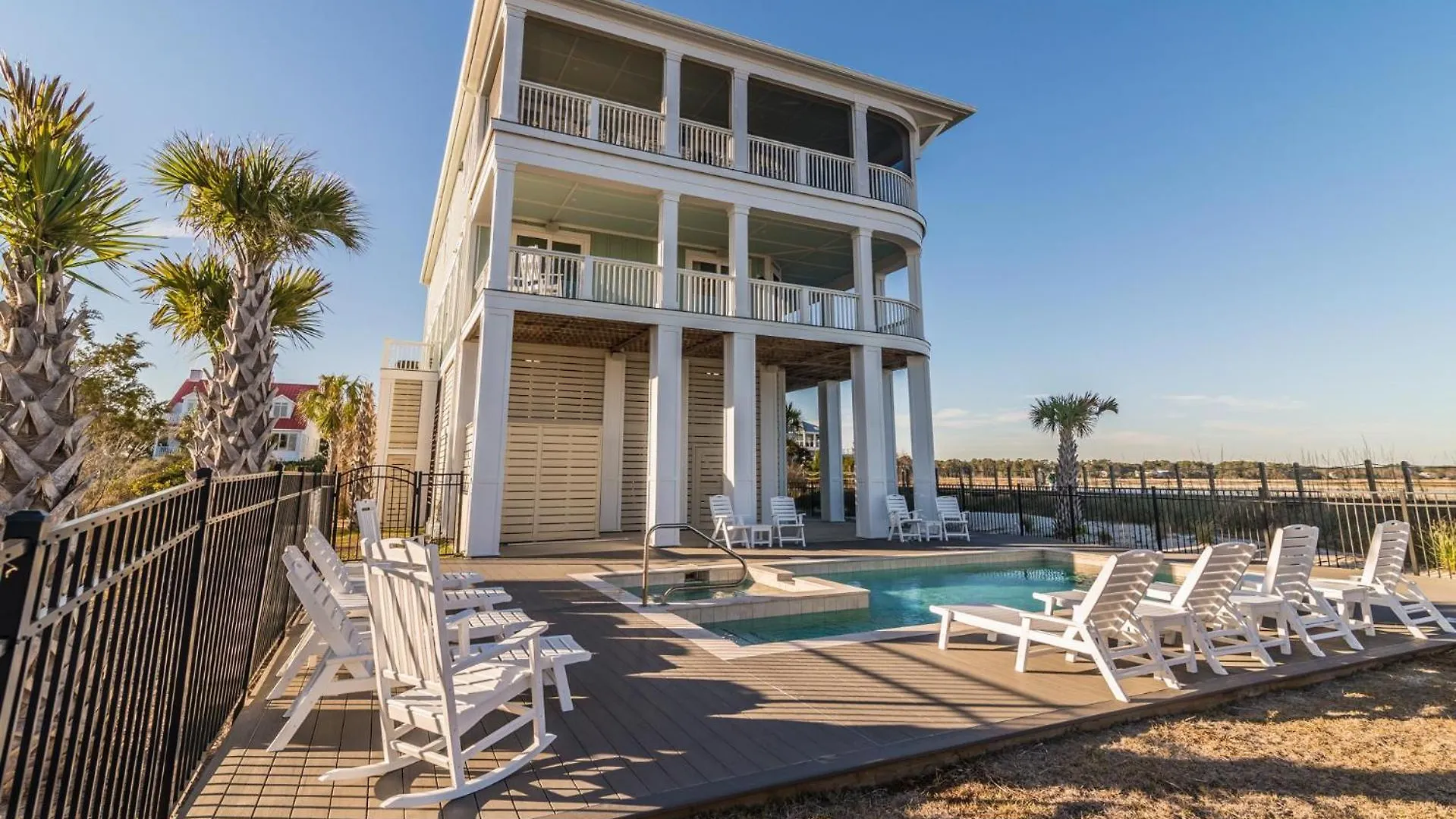 Holiday home Paradise Point: Luxury Beachfront With Views *