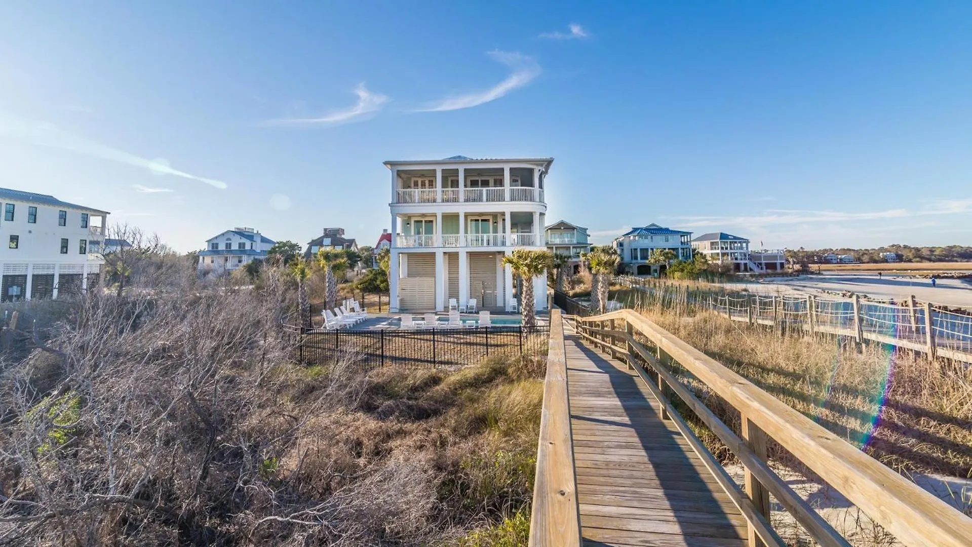 Paradise Point: Luxury Beachfront With Views Holiday home *