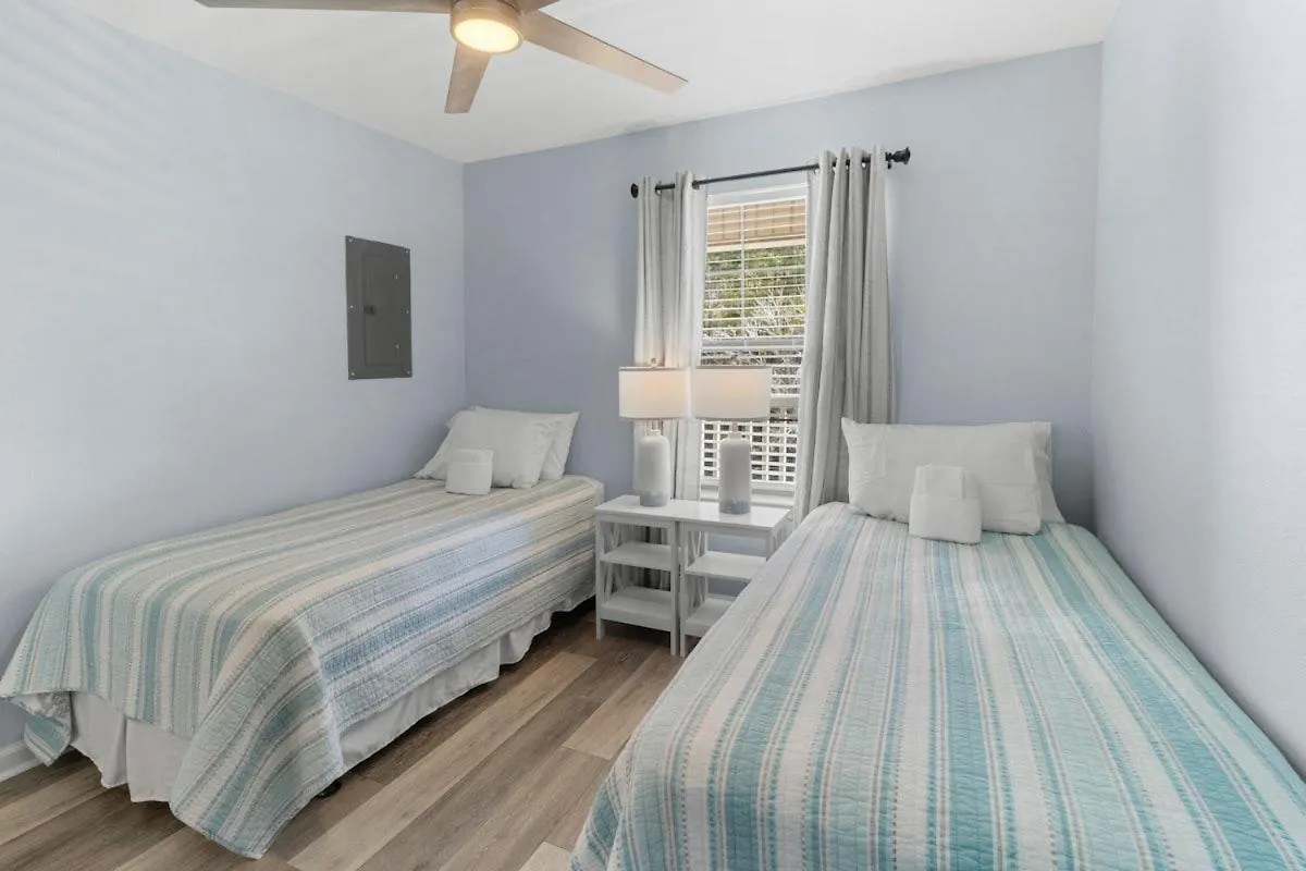 Award-winning True Blue Golf Course Community Villa *