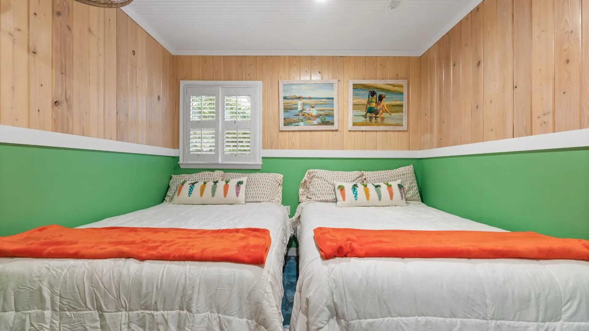 Holiday home Sleeps 24 Waterfront Dock Golf Cart Walk To