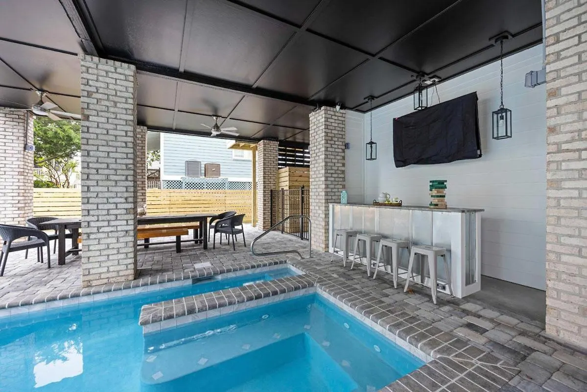 Southern Malibu 6 Bedroom Holiday home