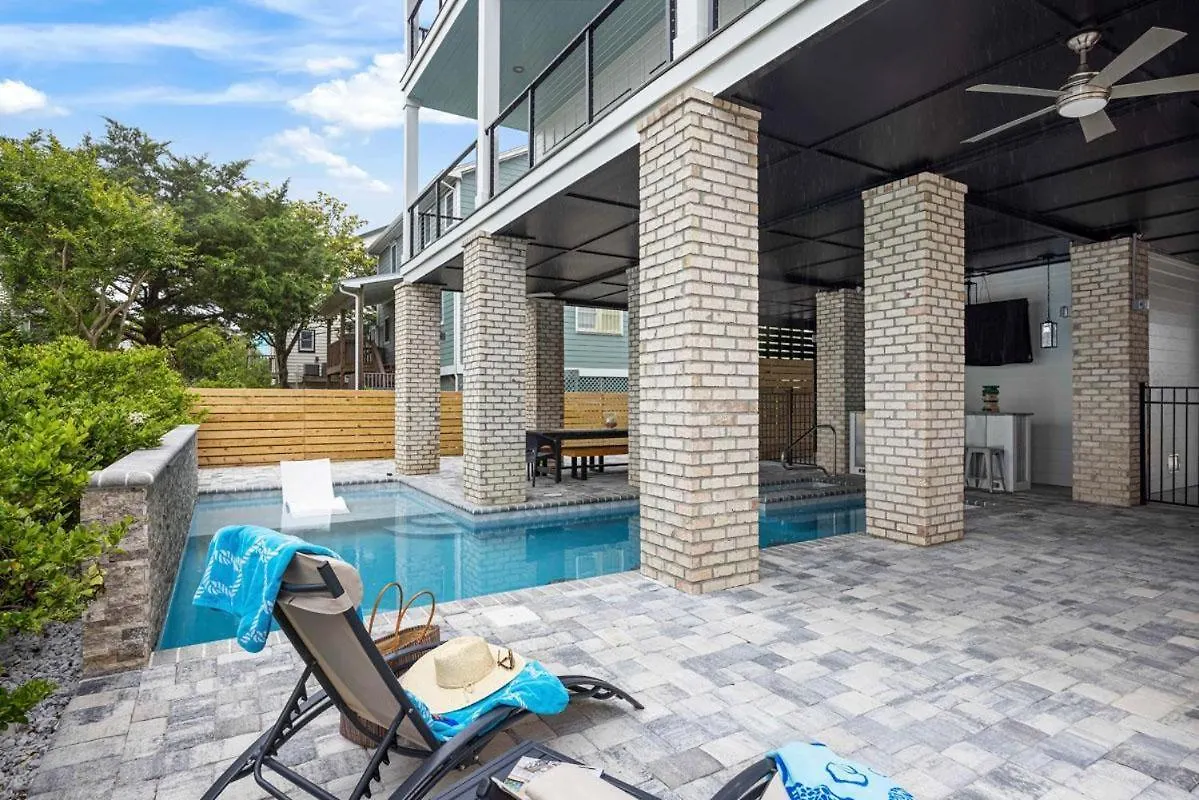 Southern Malibu 6 Bedroom Holiday home *