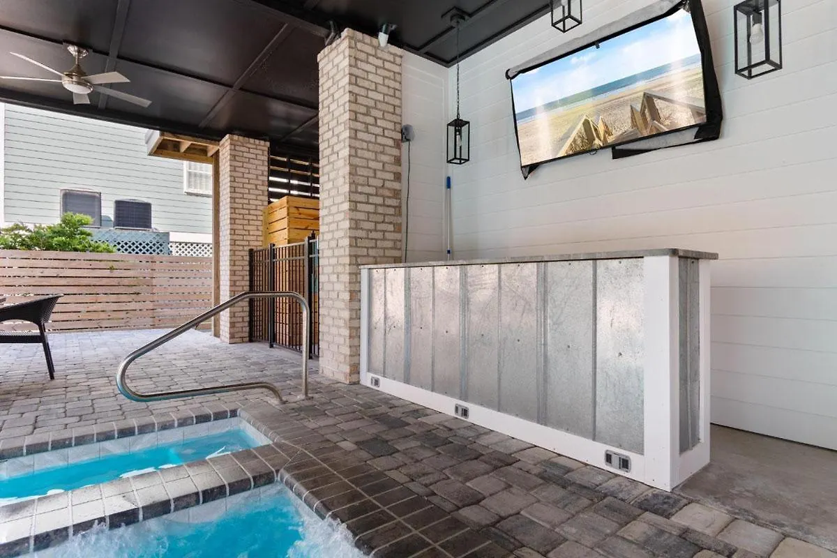 Southern Malibu 6 Bedroom Holiday home