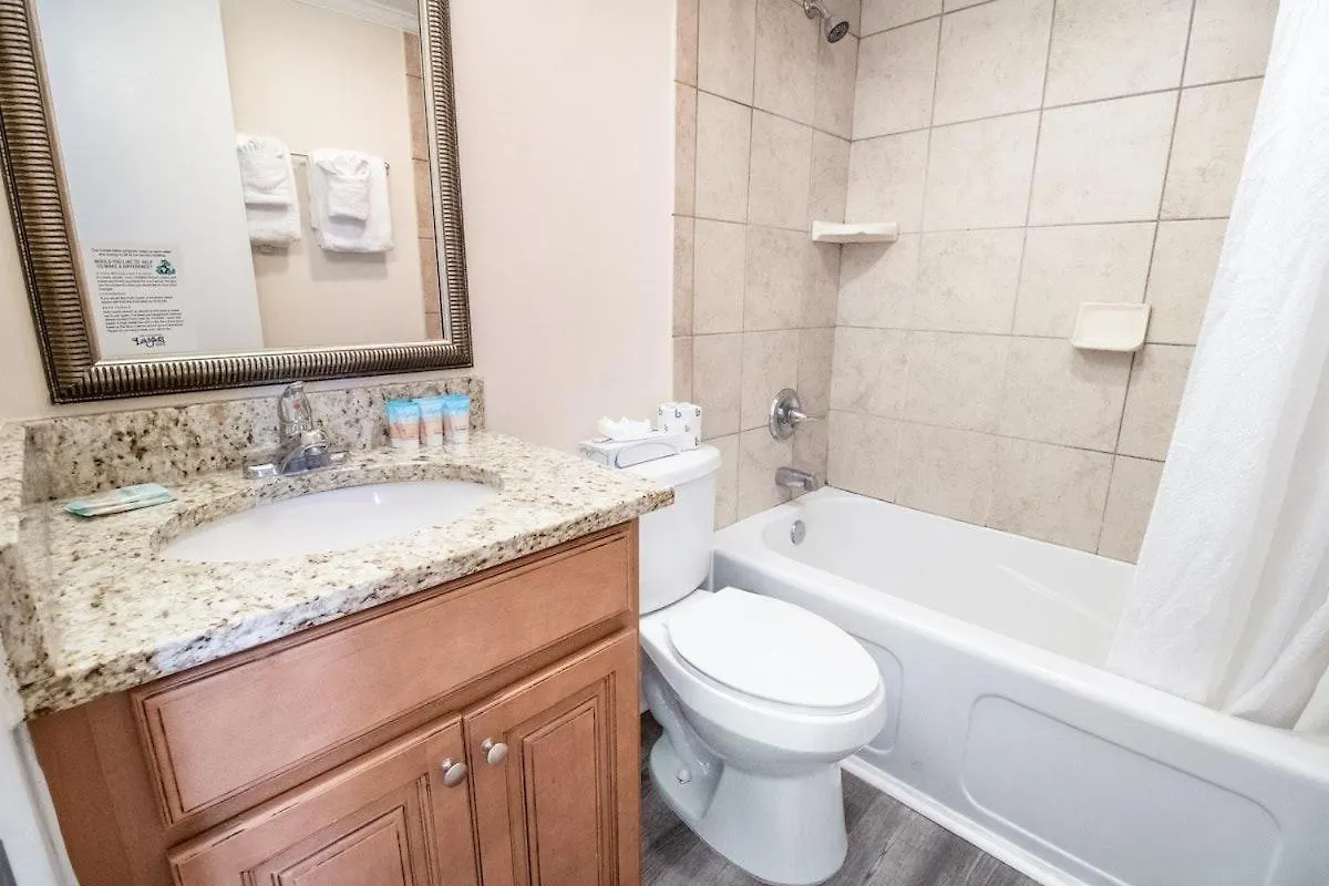Beach Bliss Oceanview Queen Room Sleeps 4 *